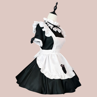 A side view of The Bonnie Maid's dress displayed on a mannequin.